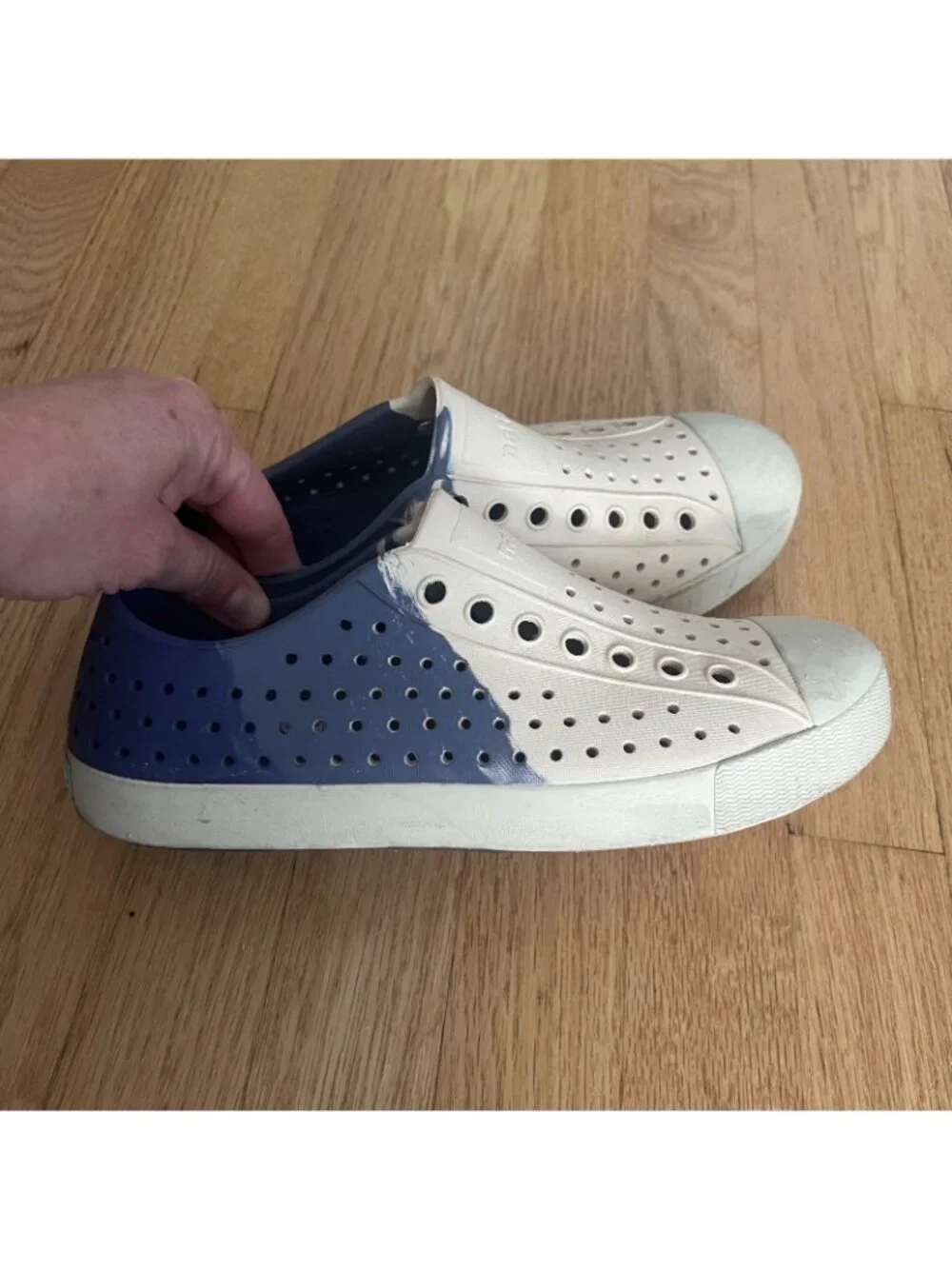 Native Jefferson Blue White Perforated Slip On Rubber Shoes Size Men 7/Women's 9